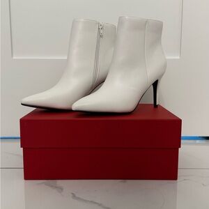 Elegant White Ankle Boots